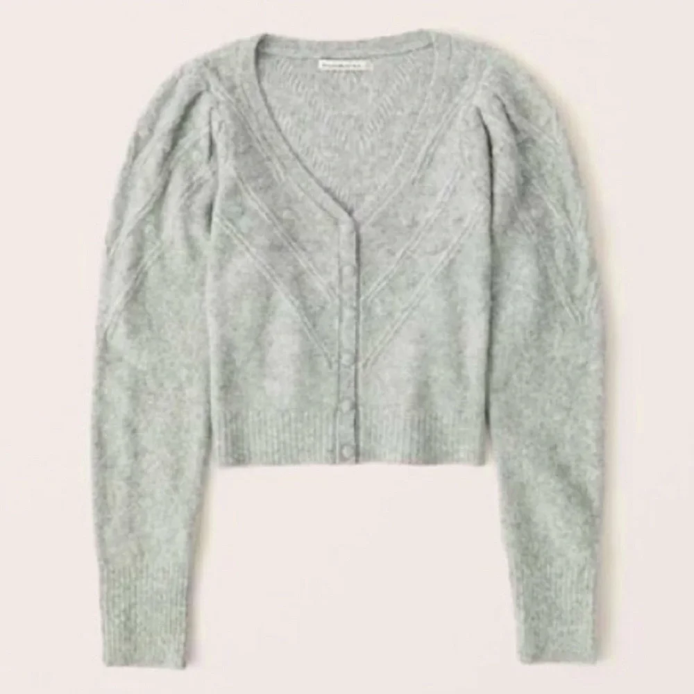 NWOT Abercrombie Cropped Bobble Cardigan Sweater GREEN/GREY - SIZE M - Picture 3 of 8